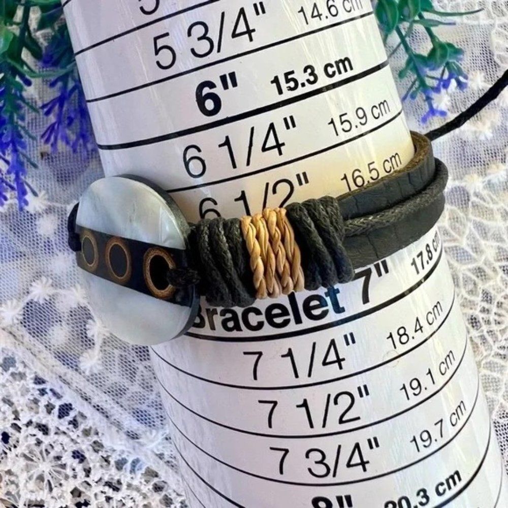 Vintage Leather & Mother of Pearl Boho Bracelet - Picture 8 of 11
